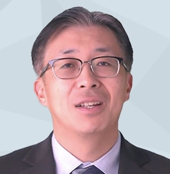 Portrait of Dr Richard Kim, a gastrointestinal oncologist 