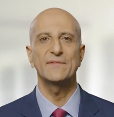 Portrait of Dr Mohamad Khasawneh, a hematologist-oncologist